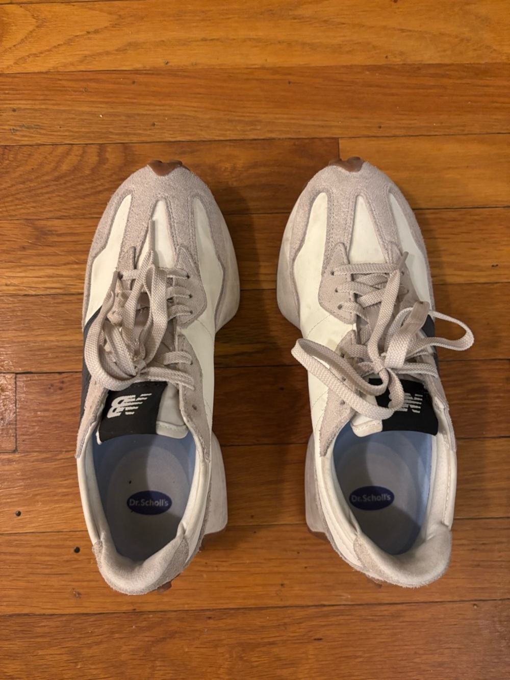 New Balance 327